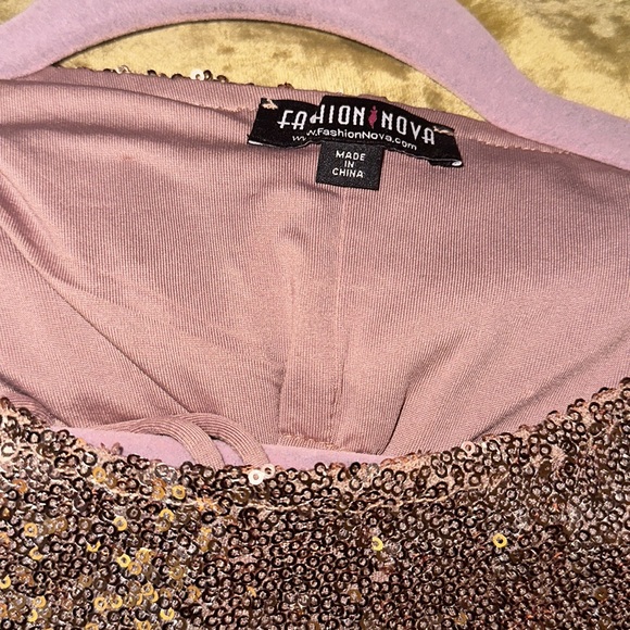 Sequence top with back tie closure - Picture 2 of 3